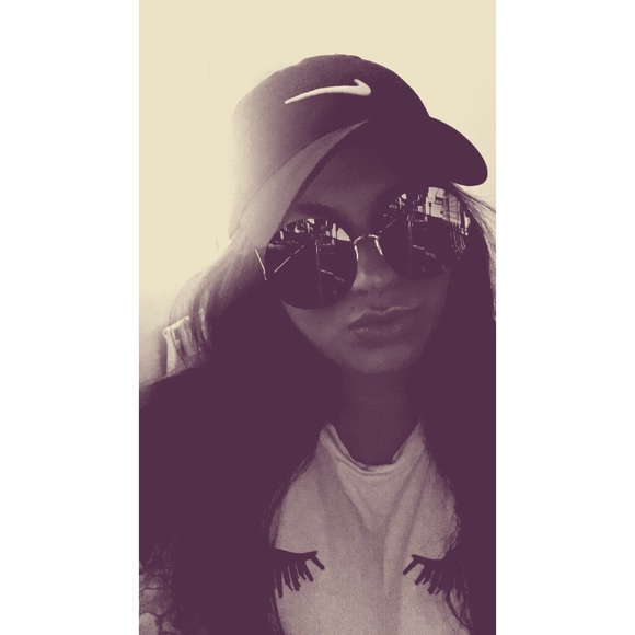 Meet your Posher, Bonita - Picture 1 of 1